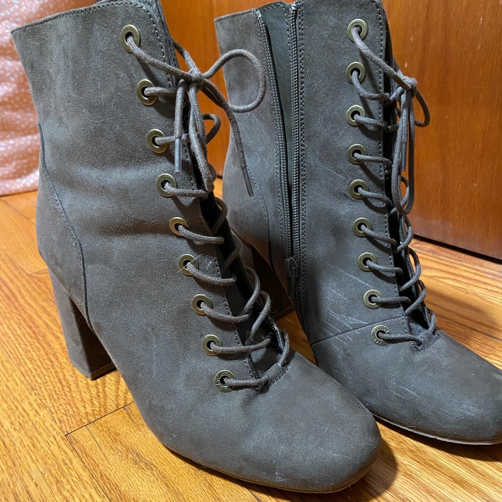 Woman’s size 10 Mia brown/tan boots
